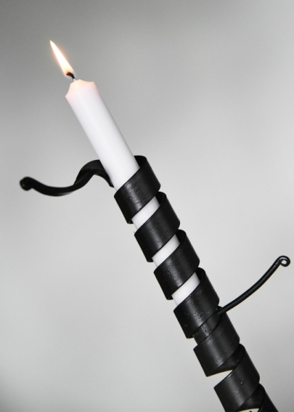 Höhenverstellbarer Kerzenständer